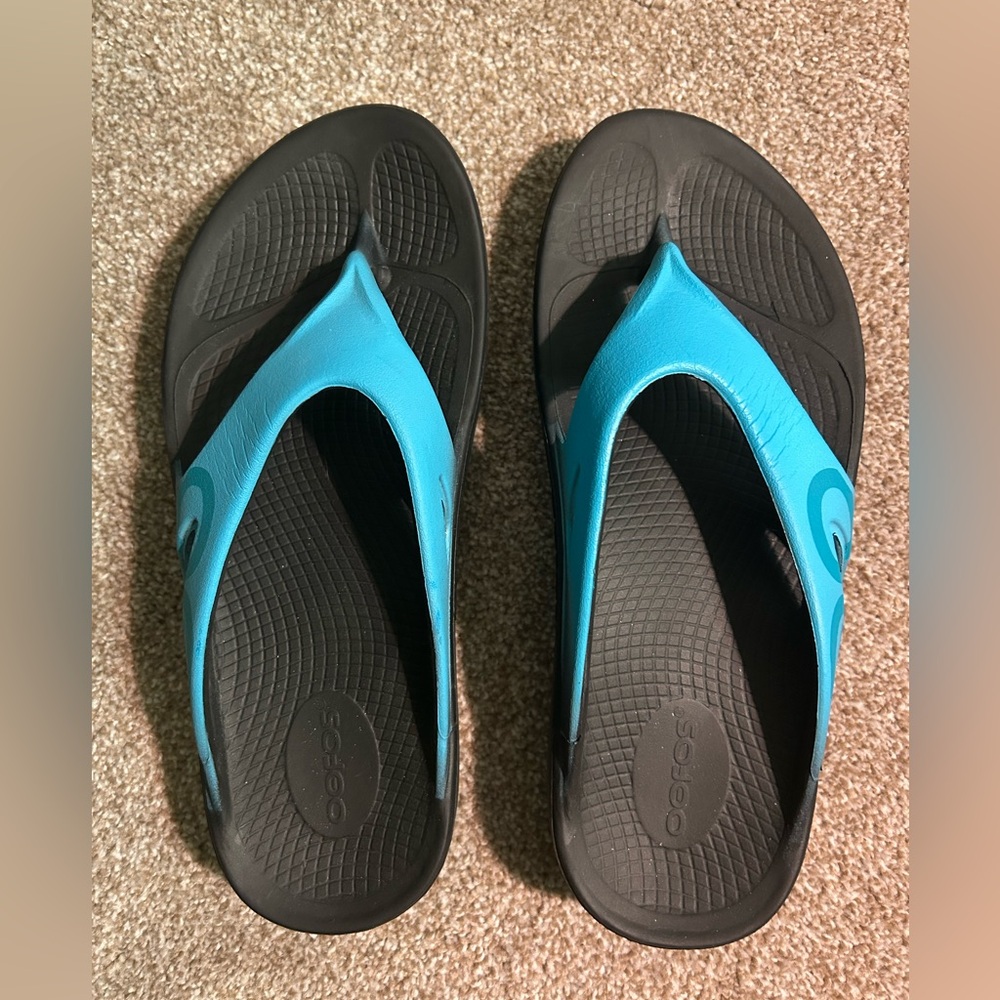 OOFOS OOahh Flip Flops Comfort Arch Support Black Blue M 7 W 9
